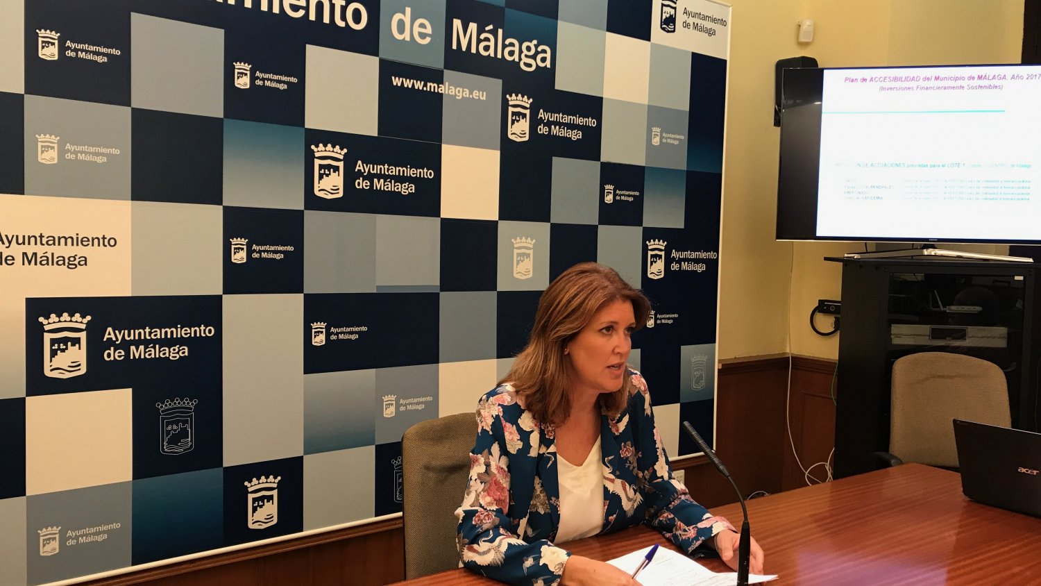 Málaga destina cerca de 200.000 euros a eliminar barreras arquitectónicas y obstáculos para mejorar la accesibilidad de la ciudad