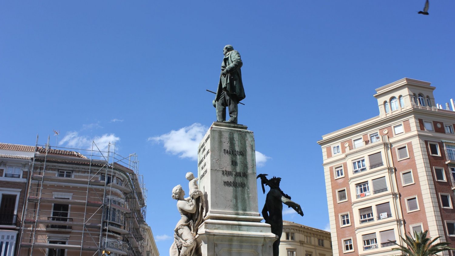 La estatua del marqués de Larios será retirada mañana de su pedestal