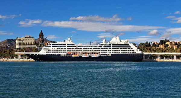 Tres cruceros visitan por primera vez el Puerto de Málaga esta semana