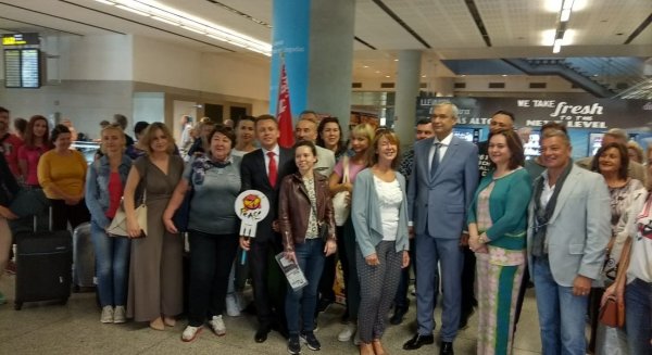 Málaga recibe el primer vuelo directo procedente de Bielorrusia