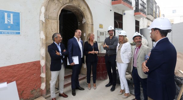 Ángeles Muñoz destaca la apuesta inversora en el Casco Antiguo con la construcción de un nuevo hotel boutique