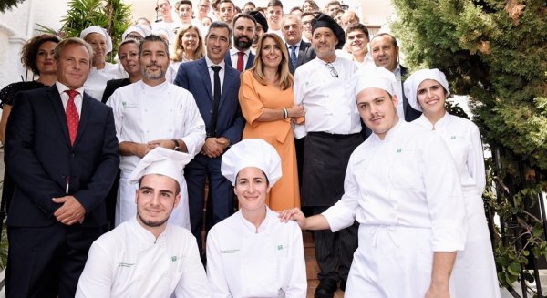 Susana Díaz visita la escuela de hostelería La Fonda, con un 90% de inserción laboral