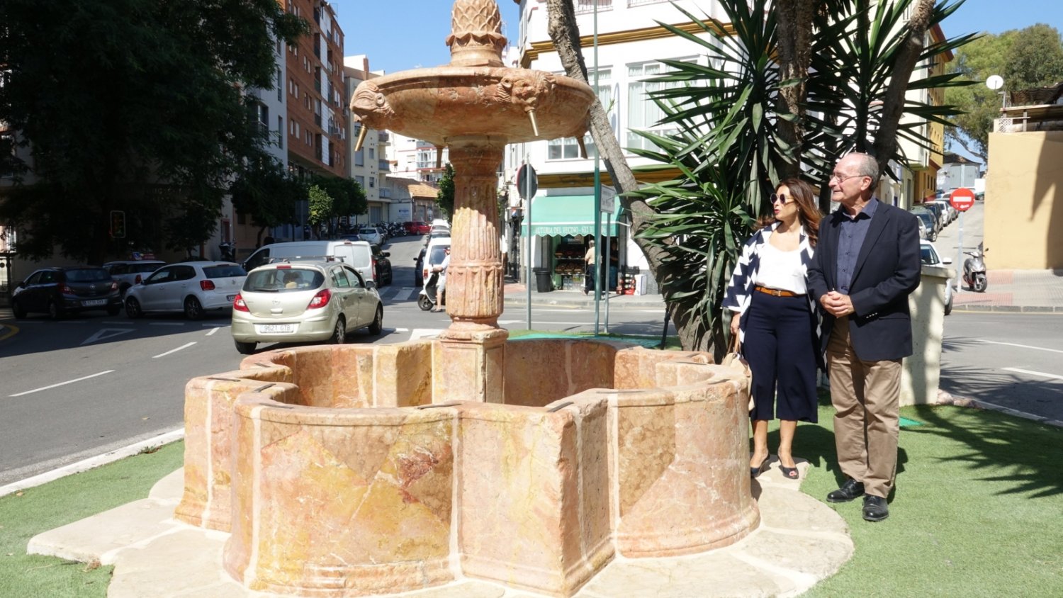 La histórica Fuente de Capuchinos luce tras su rehabilitación