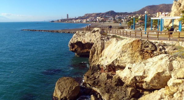 La Diputación invertirá 339.000 euros en la mejora del tramo de la Senda Litoral entre La Cala y Rincón de la Victoria