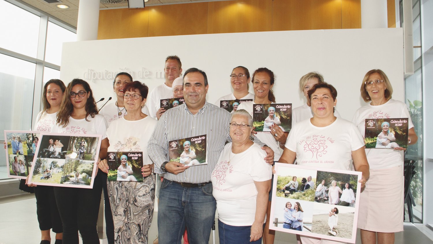 La Diputación y Un Sí por la vida presentan un calendario benéfico contra el cáncer
