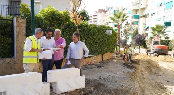 El Ayuntamiento invierte más de 230.000 euros en culminar la renovación de la calle Palmeras del Limonar
