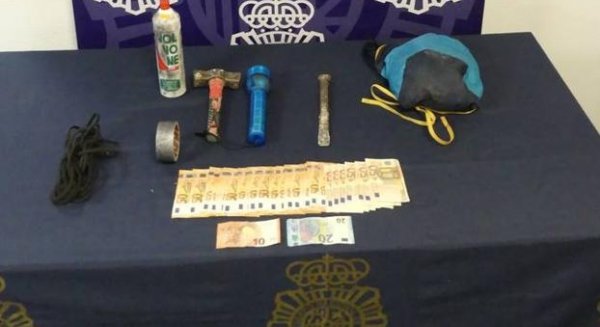 Detenidos en menos de 24 horas tras robar un chalet en Torremolinos