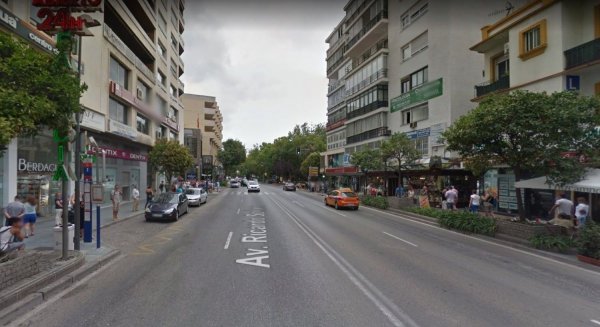 Atracan un banco con un butrón en Marbella y se llevan 200.000 euros