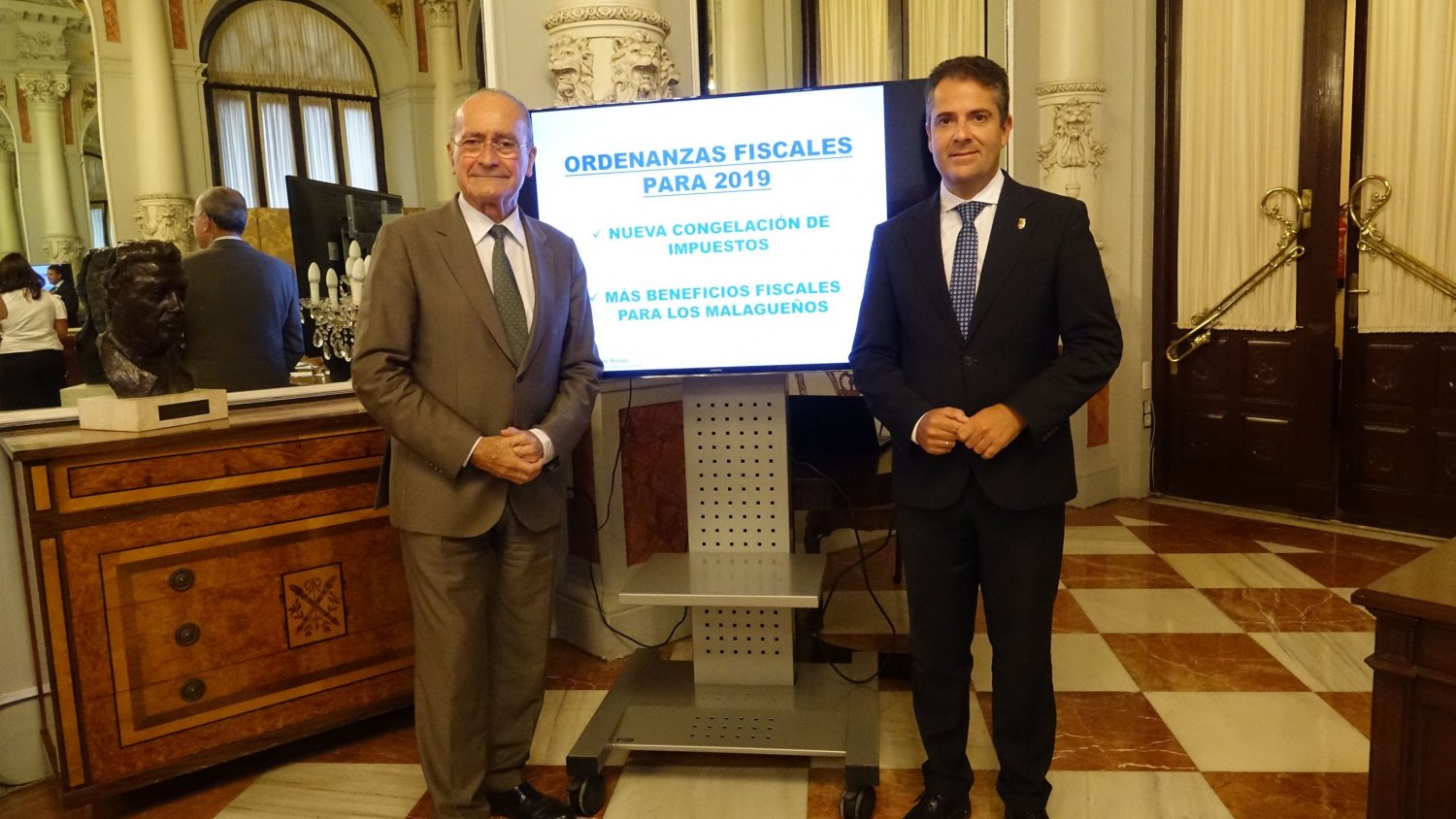 El Ayuntamiento incrementa los beneficios fiscales para los malagueños en 2019