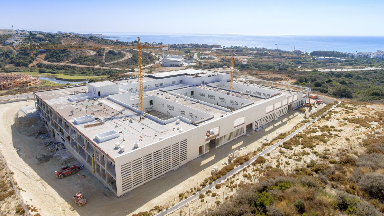 Estepona ya ha saldado más del 50% del coste de las obras del Hospital