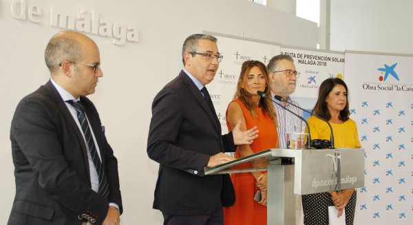 La II ruta de prevención solar 'No hagas el Gamba , protege tu piel' de la AECC pasará por 21 municipios de Málaga