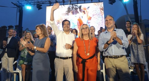 Juanma Moreno apela al entusiasmo de Fuengirola para hacer real 