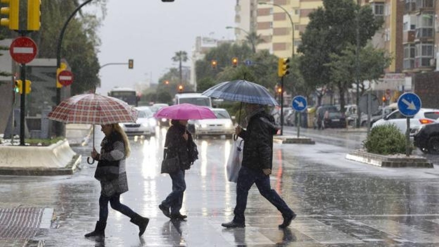 Aemet activa un aviso por lluvias fuertes el sábado en Málaga