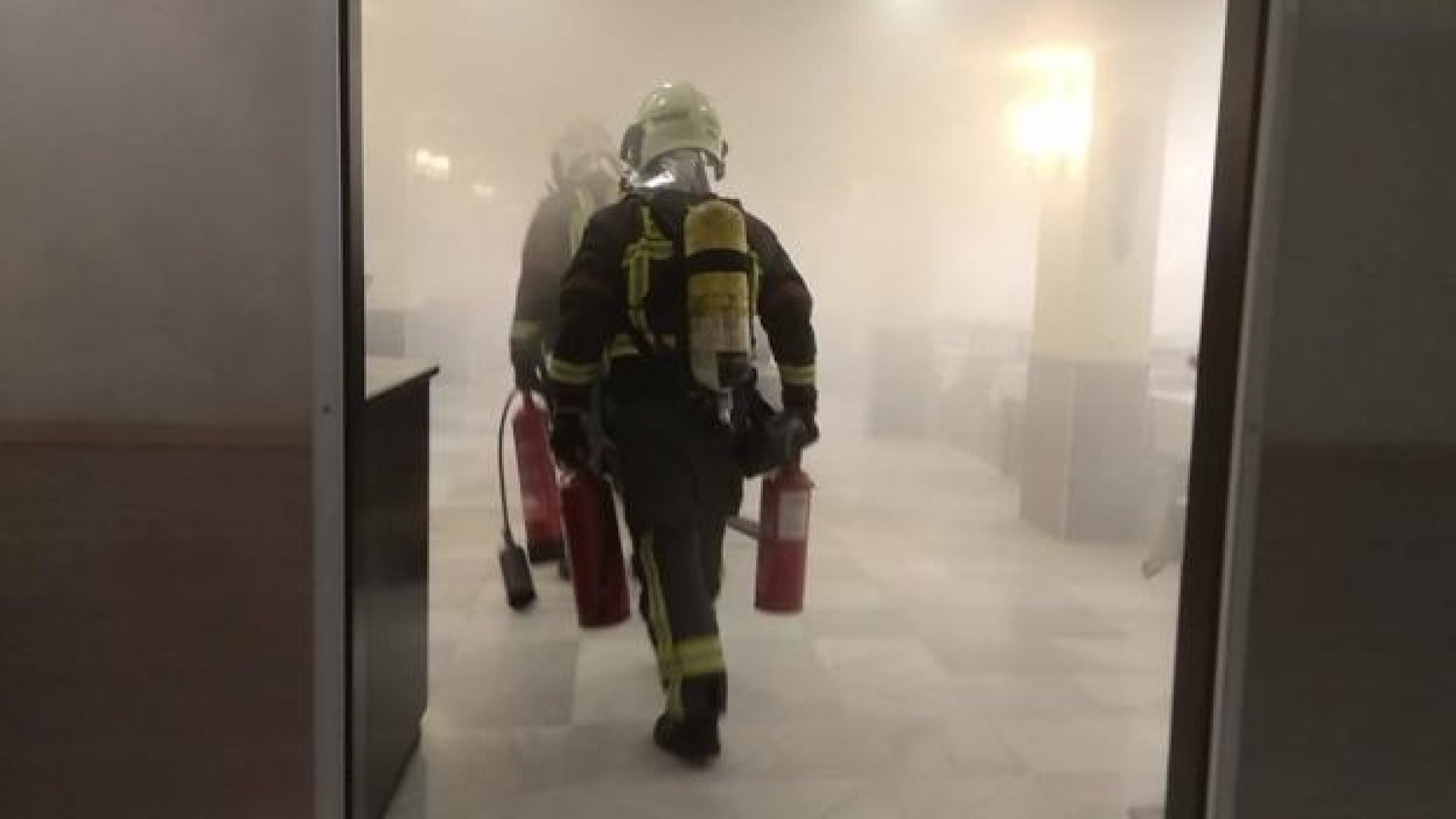 Un incendio en una cocina obliga a desalojar 150 personas de un hotel en Nerja
