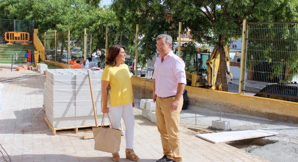 Estepona realiza más de 100 actuaciones de mejora en los colegios durante el verano