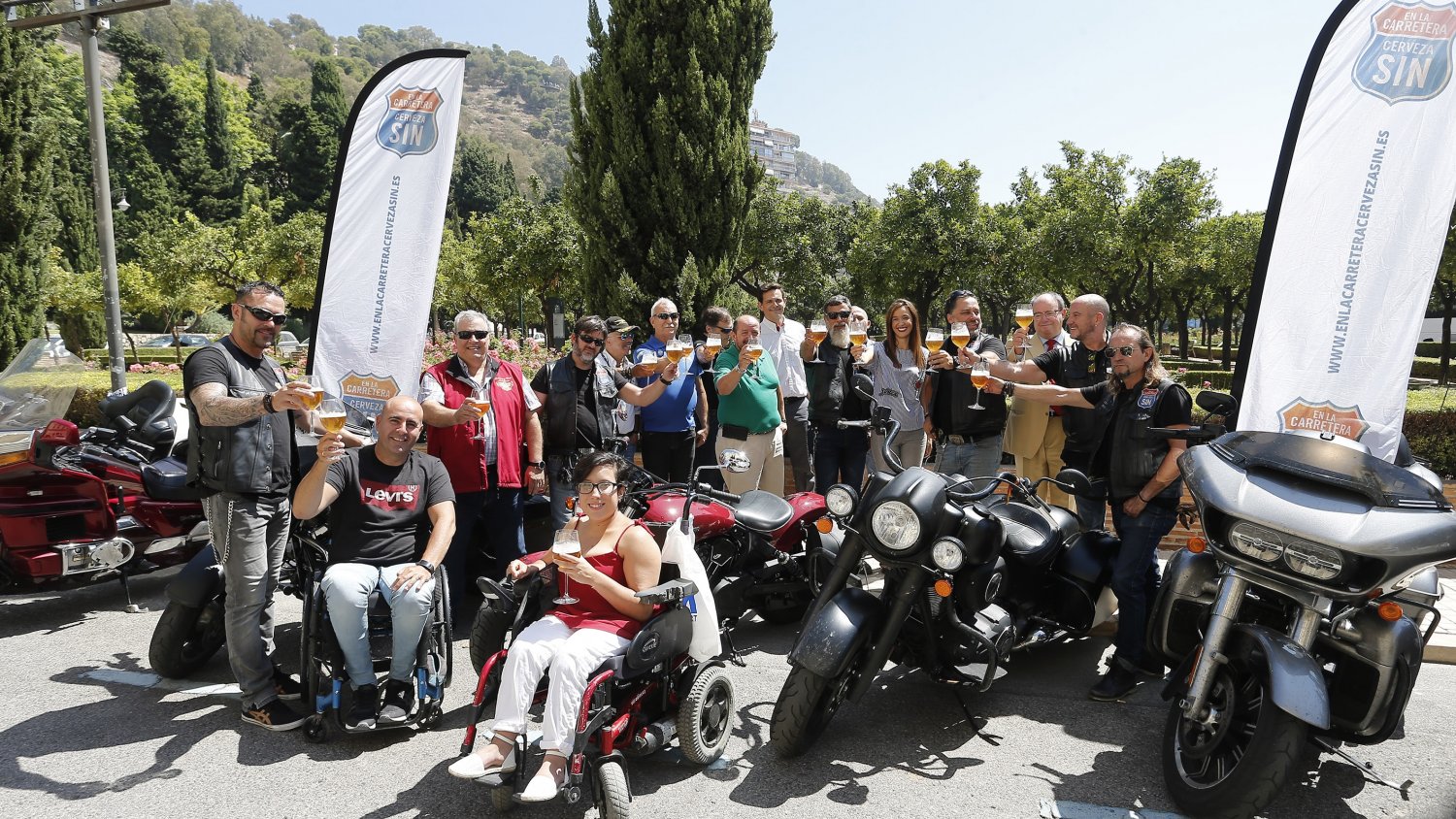 Los embajadores de ‘En la carretera, cerveza SIN’ llegan a Málaga para concienciar sobre la incompatibilidad de alcohol y conducción