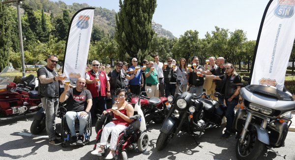 Los embajadores de ‘En la carretera, cerveza SIN’ llegan a Málaga para concienciar sobre la incompatibilidad de alcohol y conducción