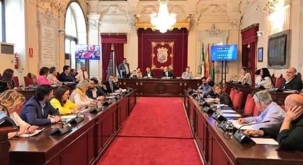 El pleno del Ayuntamiento aprueba solicitar la declaración como BIC de La Mundial