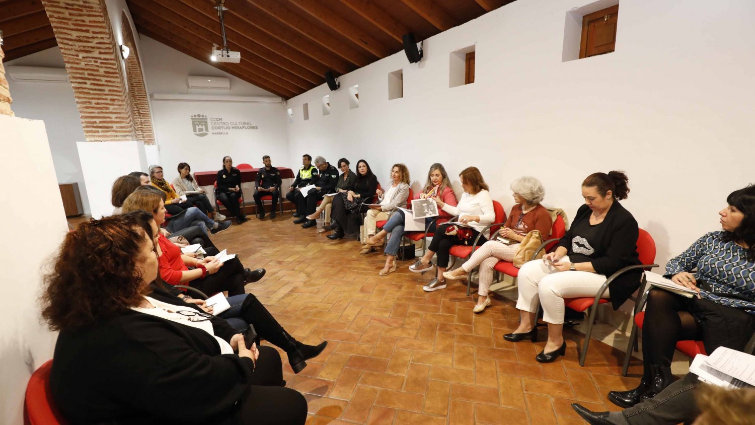 Marbella atiende más de 800 consultas de mujeres en los últimos cuatro meses