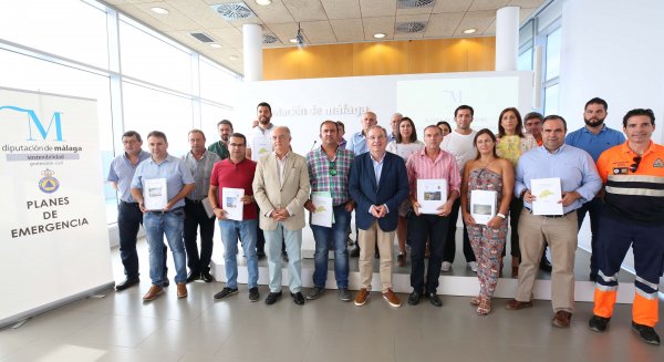 La Diputación entrega planes de emergencia, de autoprotección y contra incendios forestales a 14 municipios