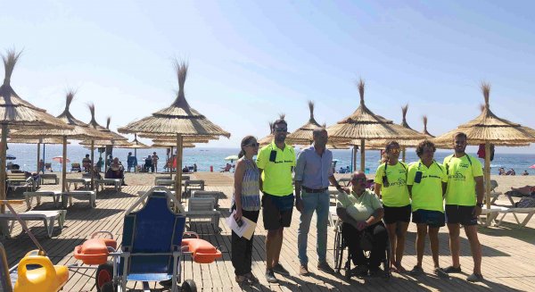 Fuengirola logra la gratuidad para personas con discapacidad de la parcela adaptada de la playa de Las Gaviotas