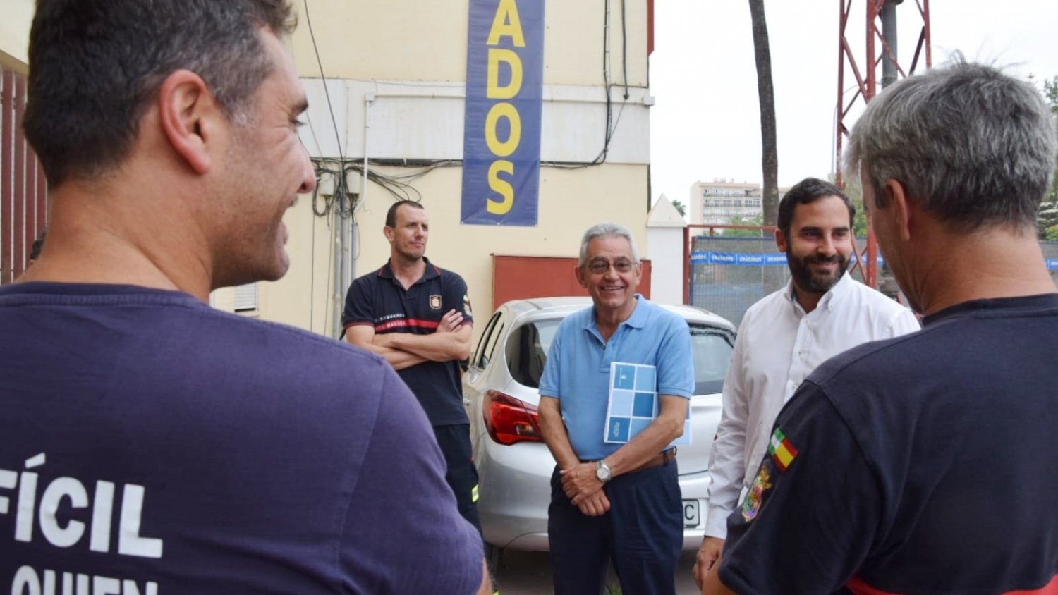 Daniel Pérez se compromete a poner fin al conflicto con los bomberos