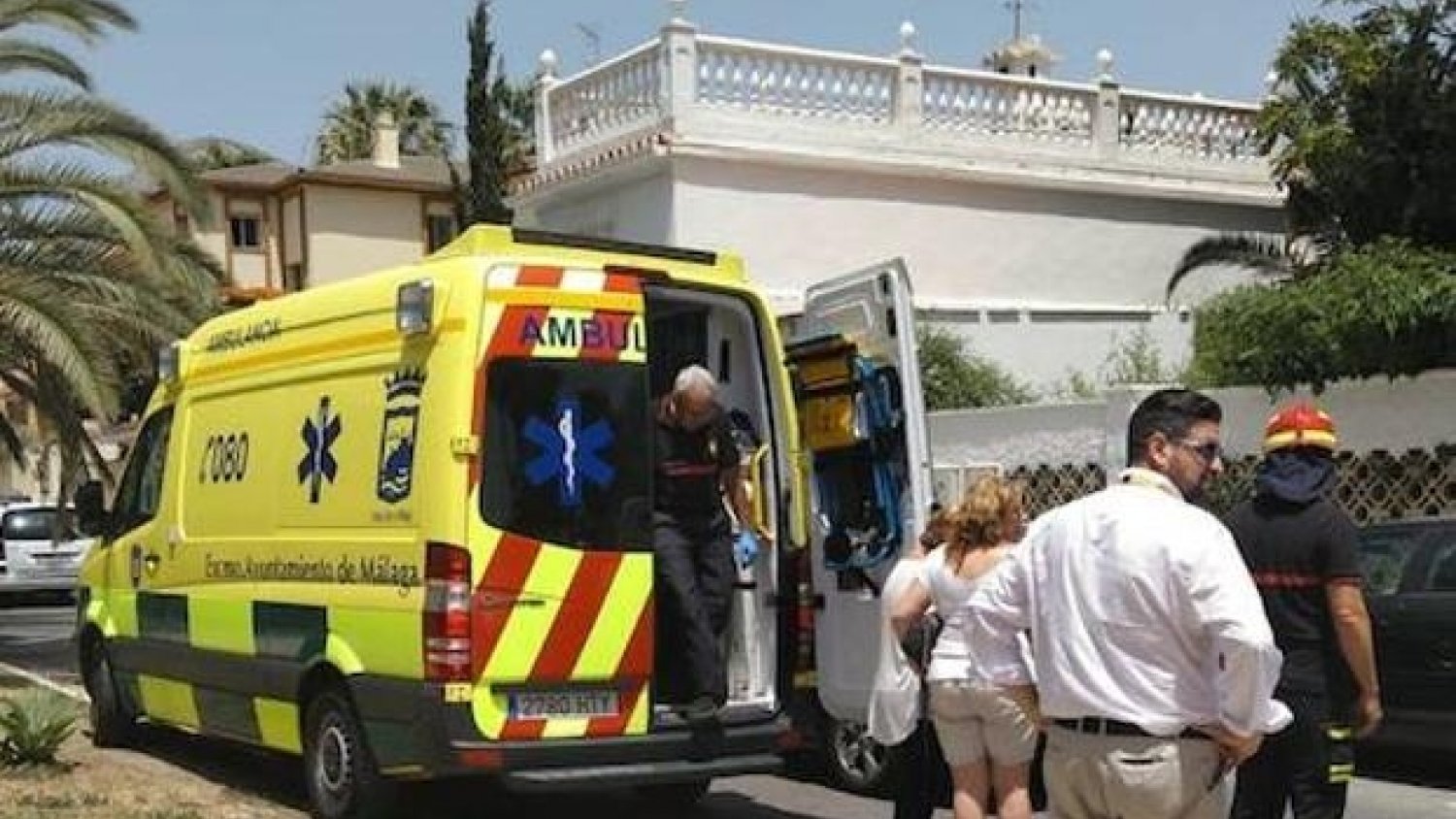 Bomberos rescatan a una mujer que llevaba un día caída en su casa