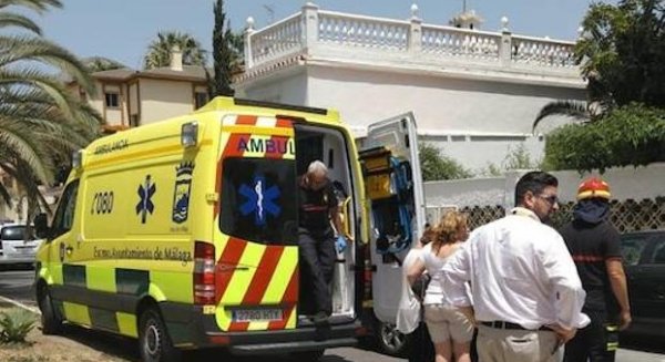 Bomberos rescatan a una mujer que llevaba un día caída en su casa
