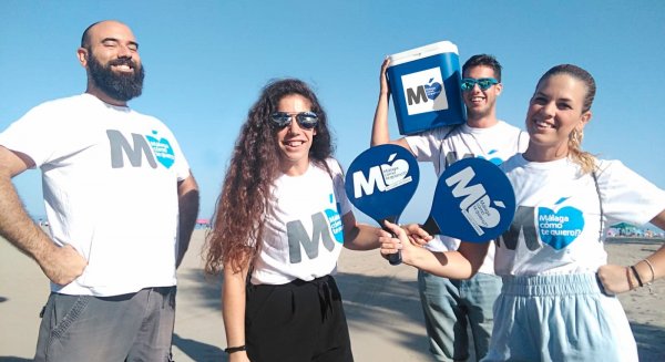 El Ayuntamiento repartirá este verano más de 5.000 ceniceros de bolsillo en las playas