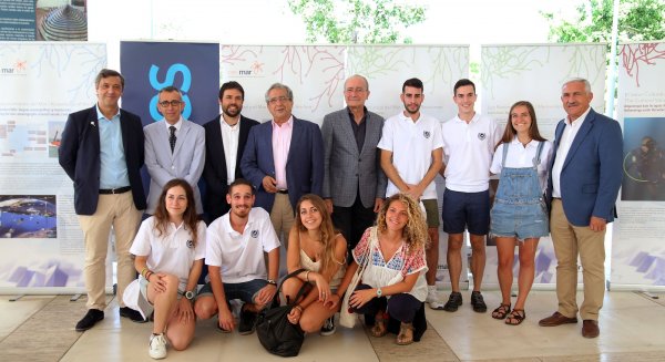 La campaña 'Mares de Andalucía' a bordo del buque 'UCADIZ' hace escala en el puerto de Málaga