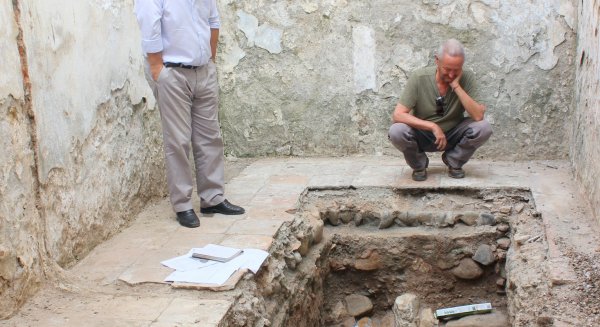 Hallan en Estepona el primer registro geoarqueológico del tsunami sucedido en el siglo IX en el sur de España