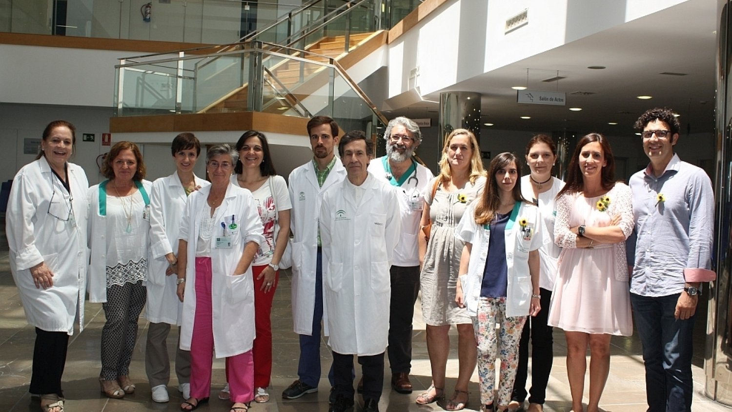 Un grupo multidisciplinar de profesionales del Hospital Clínico atiende las necesidades de más de 30 pacientes con ELA y sus familias