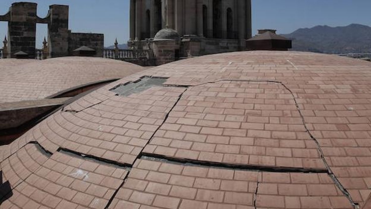 Las grietas de las cubiertas de la Catedral de Málaga aumentan en una de las cúpulas