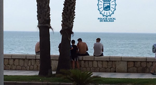 Detienen a dos jóvenes e identifican a un tercero que utilizaban a niños para robar en la playa