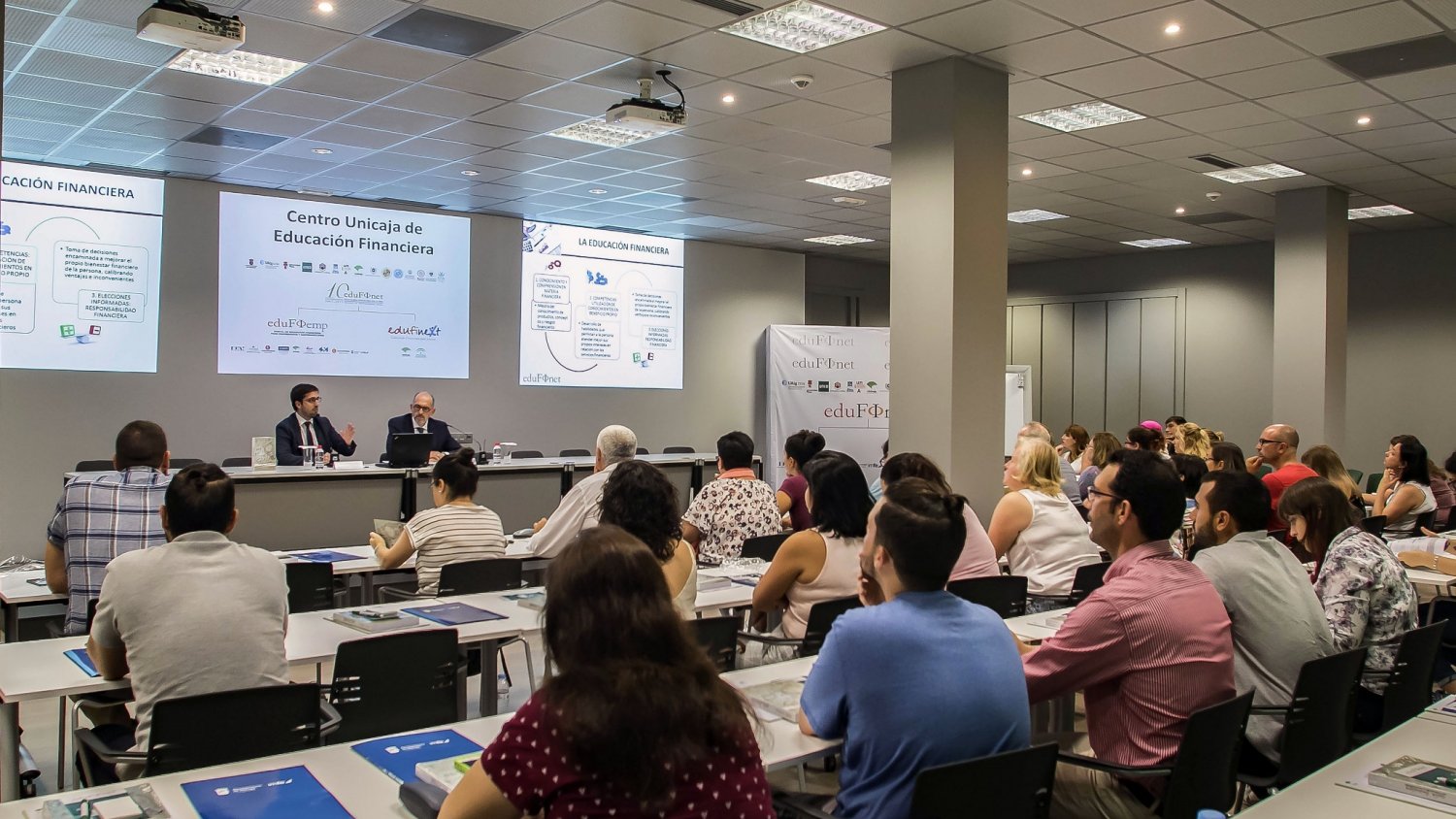 Unicaja ofrece a empresarios y emprendedores herramientas para el impulso de sus iniciativas de negocio