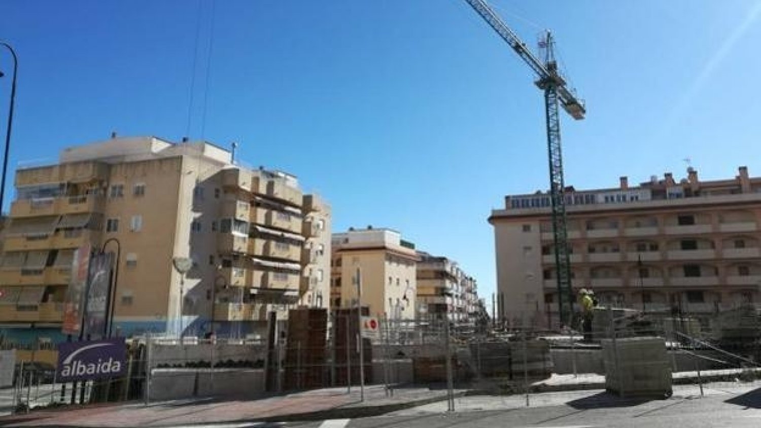 Un hombre recibe cuatro disparos tras una pelea en un bar de Mijas