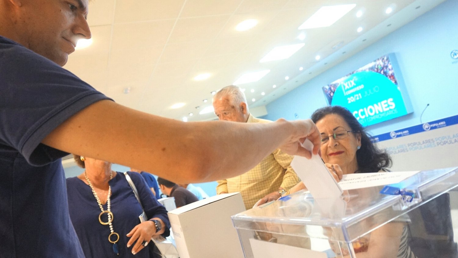De la Torre se desmarca de la línea del PP de Málaga y votará a Cospedal