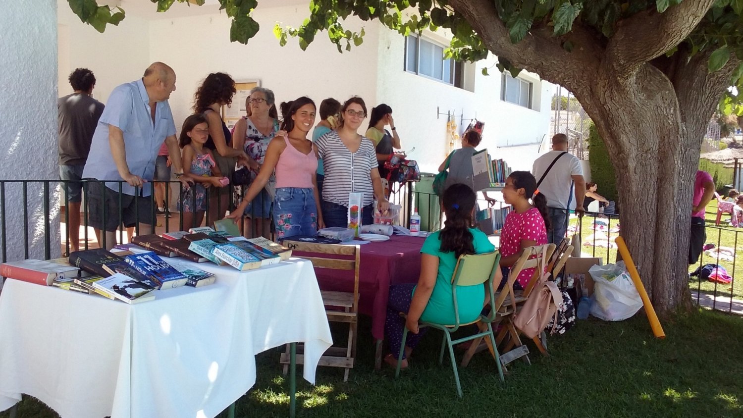 Estepona pone en marcha el primer servicio de ‘Bibliopiscina’ para fomentar la lectura