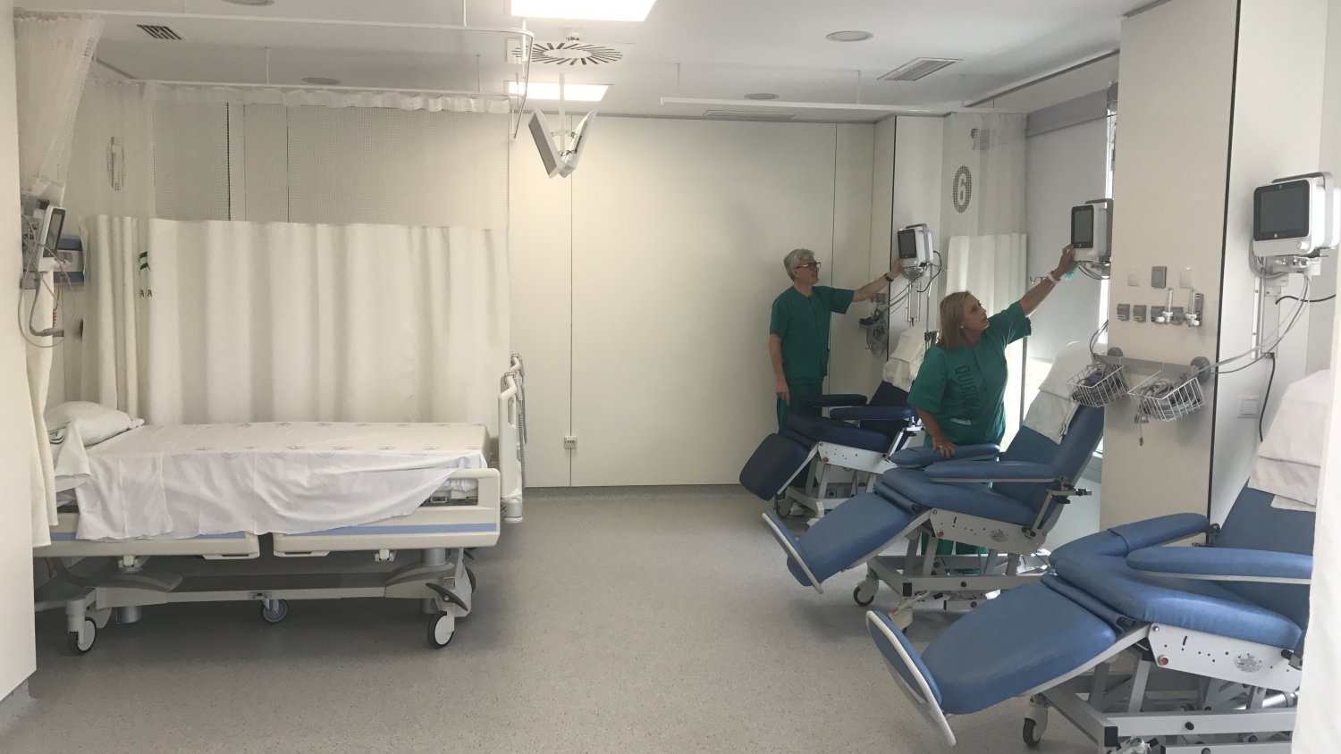 El Hospital Regional reabre la nueva Unidad de Hemodinámica, que funcionará al completo este verano