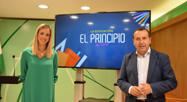 Ruiz Espejo destaca el avance de Málaga en la mejora de las infraestructuras escolares y el refuerzo de los servicios educativos
