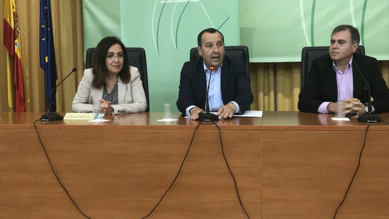 La Junta informa a representantes municipales y arquitectos sobre las ayudas para la Regeneración de Espacios Públicos