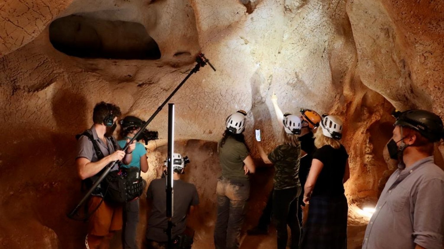 Las cuevas de Rincón de la Victoria, protagonistas de los nuevos documentales de National Geographic
