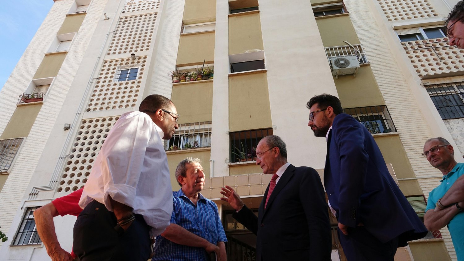 De la Torre reclama la reanudación de las obras de rehabilitación de 720 viviendas de Palma Palmilla