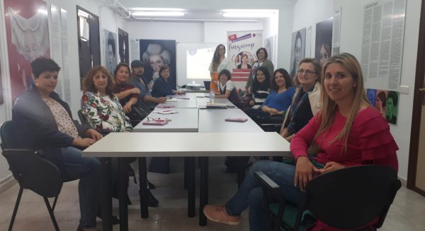 La Diputación y FAECTA asesoran sobre cooperativismo a mujeres de zonas rurales con los talleres Málaga Rural Coopera II