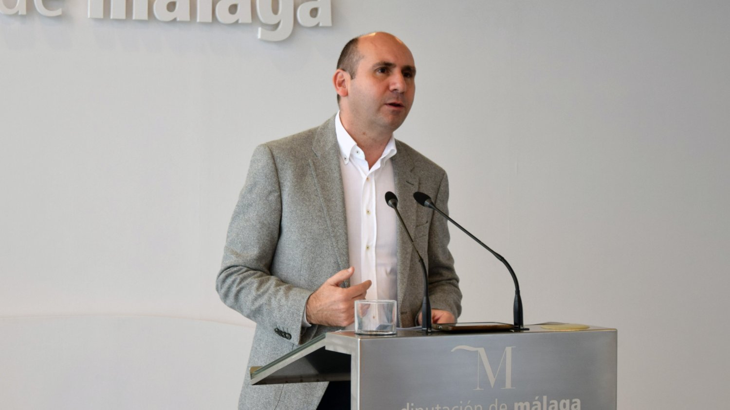 El PSOE critica que Bendodo ponga en riesgo el consenso en materia de turismo entre provincias andaluzas