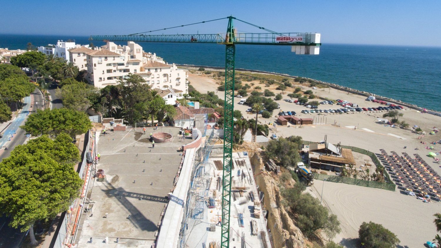 La obra para crear una plaza-mirador en la playa del Cristo entra en su recta final