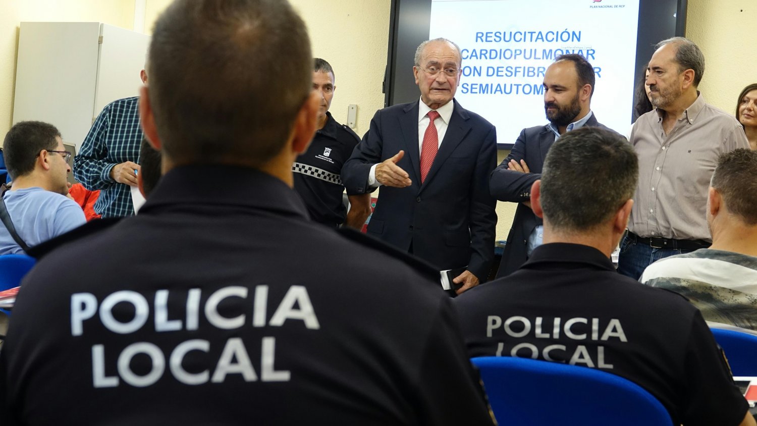 Un total de 80 empleados municipales recibirán formación para el uso de desfibriladores