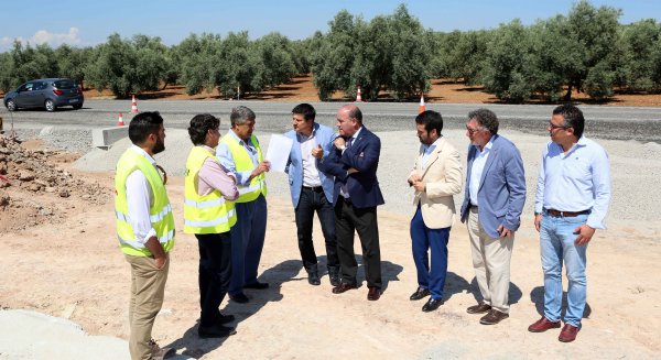 La Diputación invierte dos millones de euros en obras de mejora en ocho carreteras provinciales