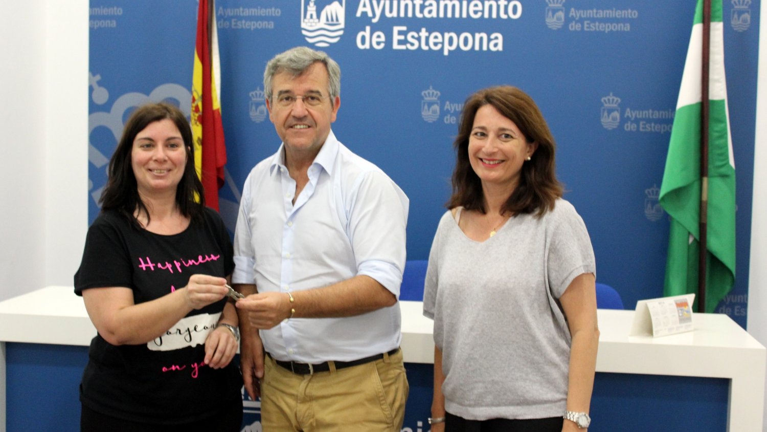 El Ayuntamiento cede un local a la asociación benéfica ‘Estepona Solidaria’