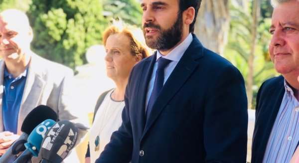 Daniel Pérez critica el despilfarro de 225.000 euros en el cambio del alumbrado de la Alameda
